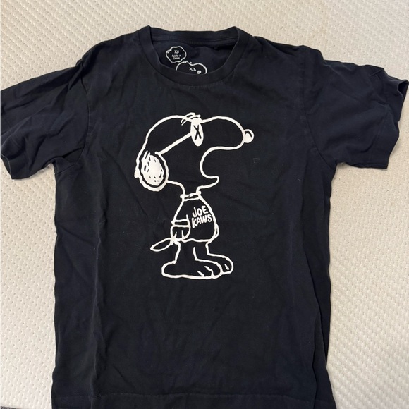 Uniqlo x Kaws Snoopy Peanuts Women’s T-shirt Size XS Black - Picture 1 of 3